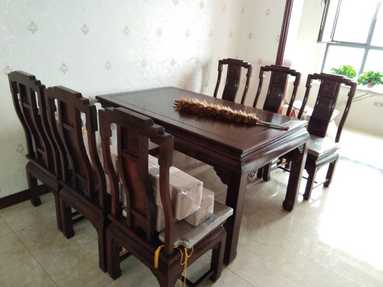 上海夏总红酸枝材质客厅沙发组合效果图