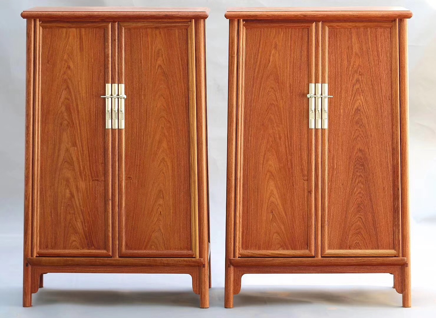 酸枝木和花梨木哪个贵