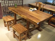 什么是乌金木 乌金木和花梨木哪个好