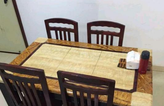 一套实木餐桌椅多少钱  不同材质不同的价格